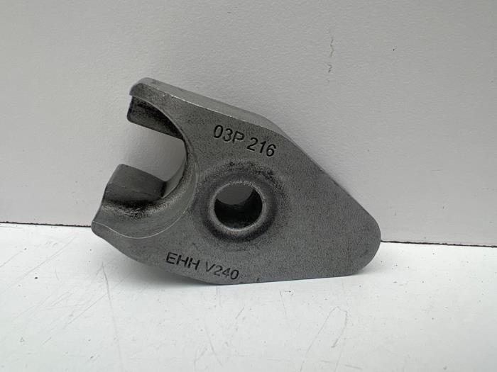 Fuel injector clamp holder