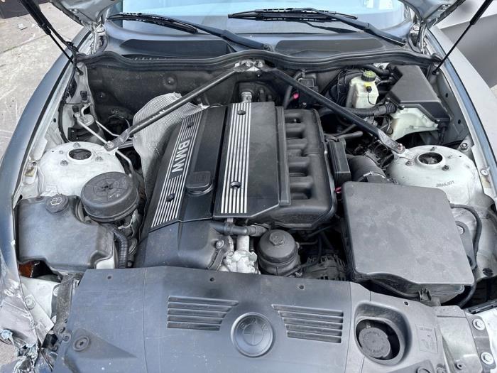 Engine from a BMW Z4 Roadster (E85) 2.2 24V 2004