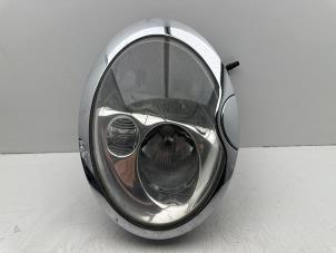 Used Headlight, right Mini Mini Cooper S (R53) 1.6 16V Price € 150,00 Margin scheme offered by Autohandel & Demontage Weteringbrug