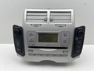 Usados Radio Toyota Yaris II (P9) 1.4 D-4D Precio € 100,00 Norma de margen ofrecido por Autohandel & Demontage Weteringbrug