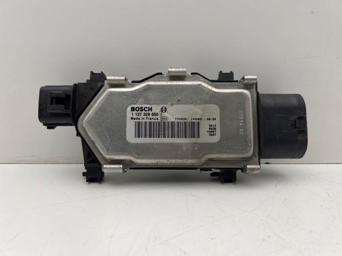 Używane Modul wentylator Mercedes B (W246/W242) 1.6 B-200 BlueEFFICIENCY Turbo 16V Cena € 20,00 Procedura marży oferowane przez Autohandel & Demontage Weteringbrug