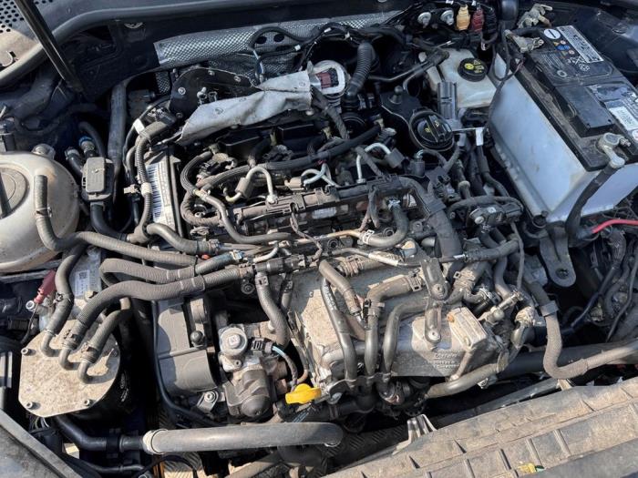 Motor de un Volkswagen Golf VII (AUA) 1.6 TDI BMT 16V 2019