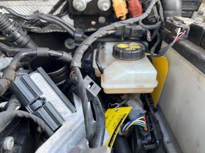 Usagé Servo frein Volkswagen Golf VII (AUA) 1.6 TDI BMT 16V Prix € 100,00 Règlement à la marge proposé par Autohandel & Demontage Weteringbrug