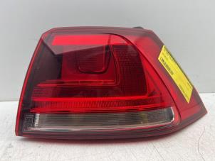 Używane Tylne swiatlo pozycyjne prawe Volkswagen Golf VII (AUA) 1.6 TDI BMT 16V Cena € 75,00 Procedura marży oferowane przez Autohandel & Demontage Weteringbrug