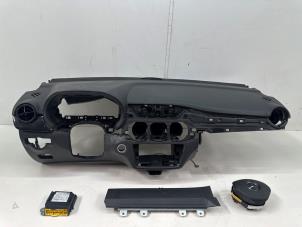 Używane Airbag set + dashboard Mercedes B (W246,242) 1.6 B-200 BlueEFFICIENCY Turbo 16V Cena € 1.000,00 Procedura marży oferowane przez Autohandel & Demontage Weteringbrug