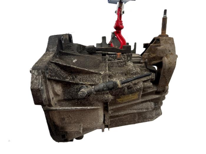 Gebrauchte Getriebe Opel Movano (4A1; 4A2; 4B2; 4B3; 4C2; 4C3) 2.5 CDTI Preis € 500,00 Margenregelung angeboten von Autohandel & Demontage Weteringbrug