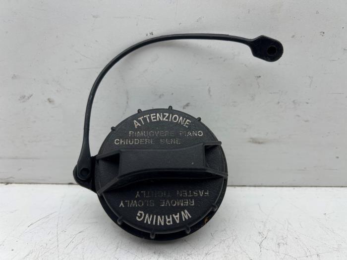 Begagnade Tanklock Kia Picanto (JA) 1.0 12V Pris € 10,00 Marginaltabell erbjuds av Autohandel & Demontage Weteringbrug