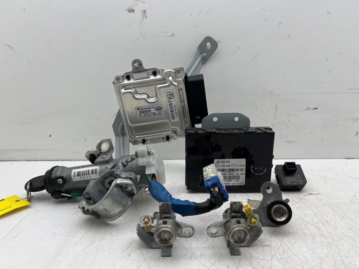 Used Ignition lock + computer Hyundai i10 (F5) 1.2i 16V Price € 135,00 Margin scheme offered by Autohandel & Demontage Weteringbrug