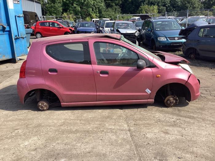 Używane Próg prawy Suzuki Alto 1.0 12V Cena na żądanie oferowane przez Autohandel & Demontage Weteringbrug