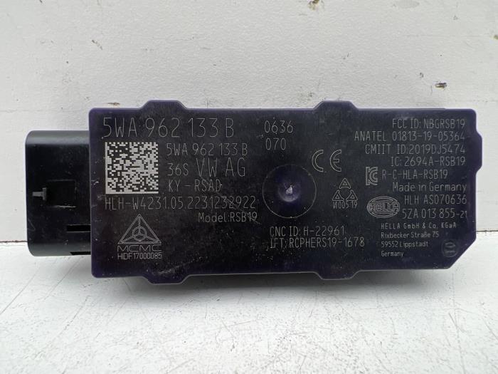 Używane Modul keyless vehicle Cupra Formentor 1.5 TSI 16V Cena € 10,00 Procedura marży oferowane przez Autohandel & Demontage Weteringbrug