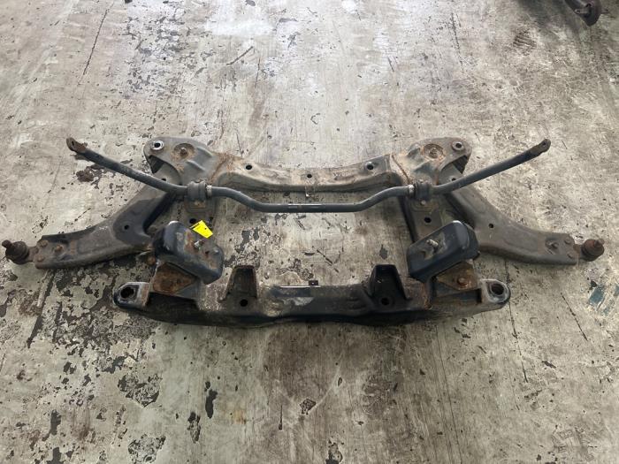 Used Subframe Hyundai H-300 2.5 CRDi Price € 100,00 Margin scheme offered by Autohandel & Demontage Weteringbrug
