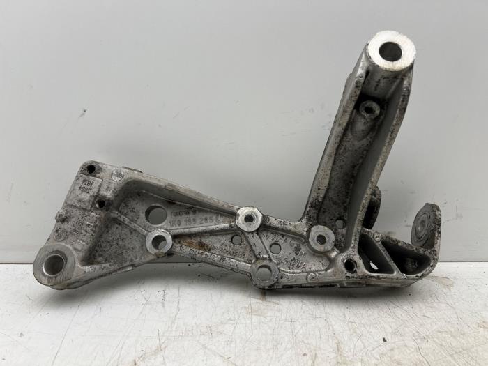 Used Engine mount Seat Leon (1P1) 1.4 TSI 16V Price € 20,00 Margin scheme offered by Autohandel & Demontage Weteringbrug