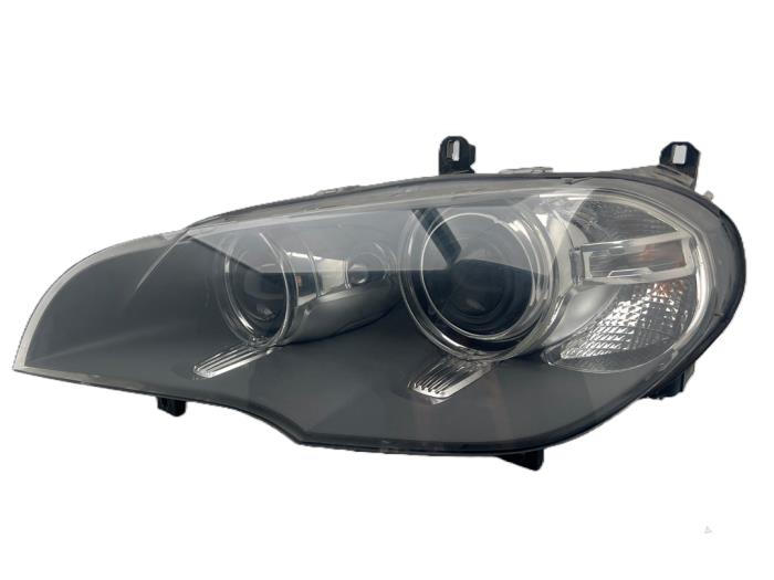 Używane Reflektor lewy BMW X5 (E70) xDrive 40d 3.0 24V Cena € 500,00 Procedura marży oferowane przez Autohandel & Demontage Weteringbrug