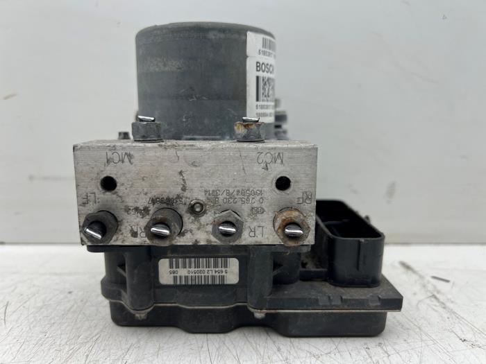 Begagnade ABS-pump Fiat 500 (312) 1.2 Pris € 45,00 Marginaltabell erbjuds av Autohandel & Demontage Weteringbrug