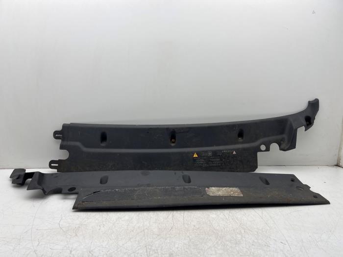 Używane Parawan Opel Movano (4A1; 4A2; 4B2; 4B3; 4C2; 4C3) 2.5 CDTI Cena € 20,00 Procedura marży oferowane przez Autohandel & Demontage Weteringbrug