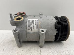 Usados Bomba de aire acondicionado Volvo V40 (MV) 1.6 T2 GTDi 16V Precio € 125,00 Norma de margen ofrecido por Autohandel & Demontage Weteringbrug
