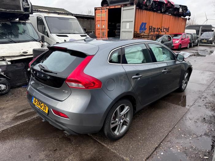 Usagé Echappement (complet) Volvo V40 (MV) 1.6 T2 GTDi 16V Prix € 200,00 Règlement à la marge proposé par Autohandel & Demontage Weteringbrug