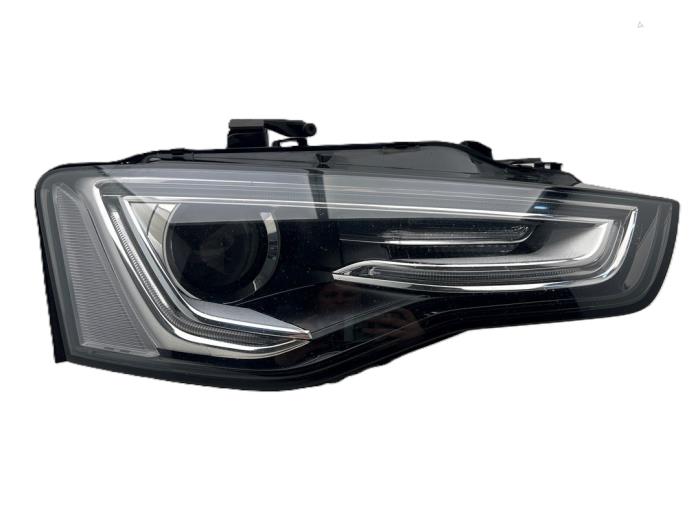 Używane Reflektor prawy Audi A5 Sportback (8TA) 1.8 TFSI 16V Cena € 650,00 Procedura marży oferowane przez Autohandel & Demontage Weteringbrug