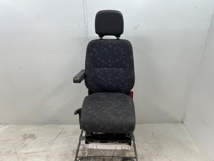 Używane Fotel lewy Mercedes Sprinter 2t (901/902) 208 CDI 16V Cena € 300,00 Procedura marży oferowane przez Autohandel & Demontage Weteringbrug