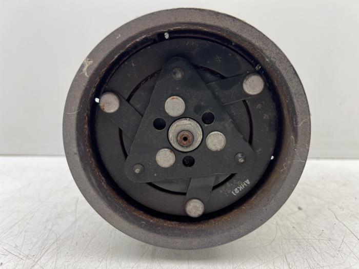 Compresseur de clim d'un Renault Clio III (BR/CR) 1.2 16V TCe 100 2007