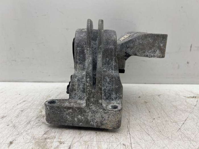 Used Engine mount Volkswagen Polo V (6R) 1.4 TDI 12V 90 Price € 20,00 Margin scheme offered by Autohandel & Demontage Weteringbrug