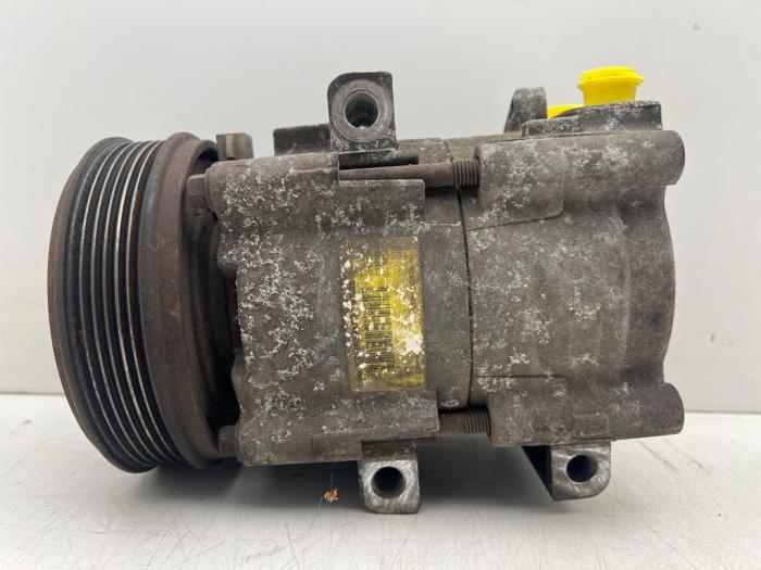Usagé Pompe clim Ford Transit 2.0 TDCi 16V Prix € 45,00 Règlement à la marge proposé par Autohandel & Demontage Weteringbrug