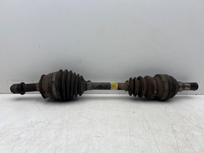 Gebrauchte Antriebswelle links vorne Daewoo Nubira (J100) 1.6 16V Preis € 25,00 Margenregelung angeboten von Autohandel & Demontage Weteringbrug