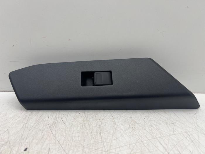 Usados Interruptor de ventanilla eléctrica Toyota RAV4 (A4) 2.5 Hybrid 16V VVT-i 4x4 Precio € 20,00 Norma de margen ofrecido por Autohandel & Demontage Weteringbrug