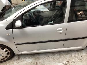 Usados Puerta de 4 puertas izquierda delante Citroen C1 1.0 12V Precio € 100,00 Norma de margen ofrecido por Autohandel & Demontage Weteringbrug