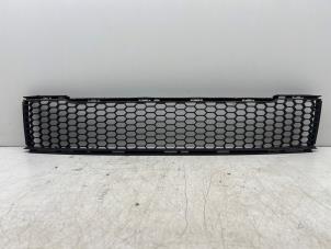 Begagnade Grill Fiat 500 (312) 0.9 TwinAir 85 Pris € 15,00 Marginaltabell erbjuds av Autohandel & Demontage Weteringbrug