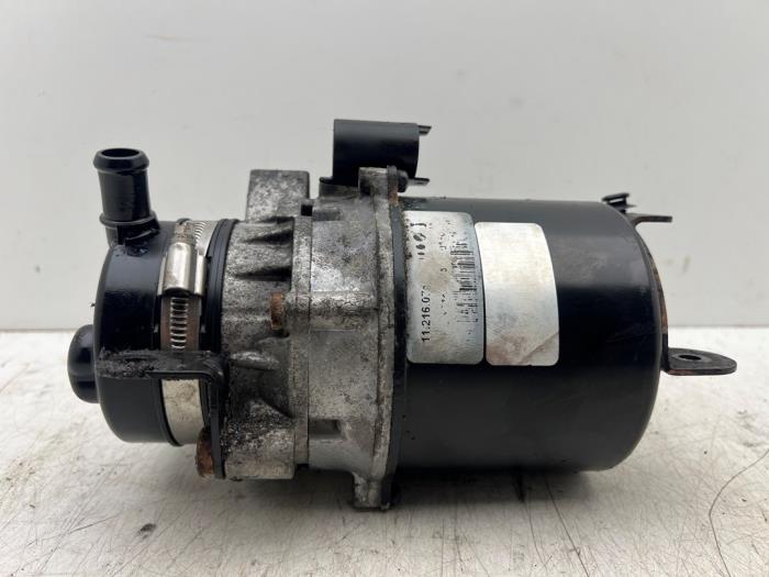 Usagé Pompe de direction BMW Mini (R50/53) 1.6 16V Cooper Prix € 320,00 Règlement à la marge proposé par Autohandel & Demontage Weteringbrug