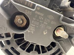 Dynamo van een Renault Master II (FD/HD) 2.5 dCi 16V 100 2006