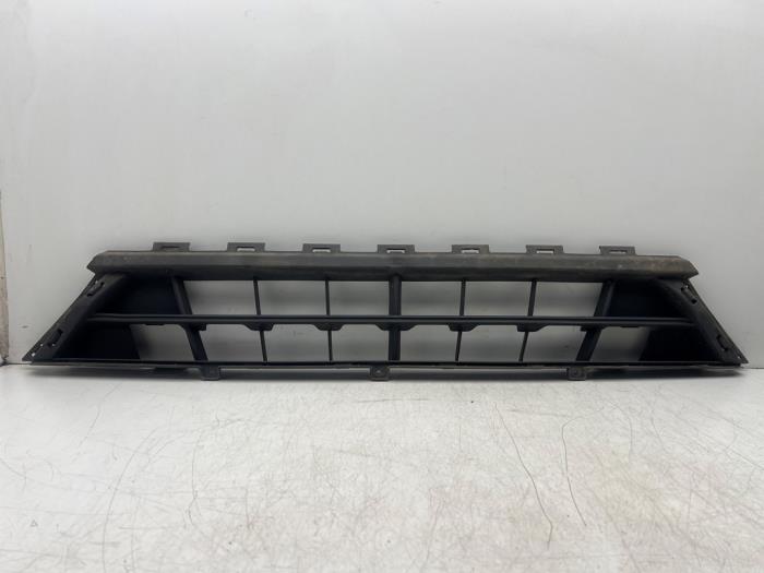 Begagnade Stötfångargrill Ford Transit Custom 2.2 TDCi 16V Pris € 20,00 Marginaltabell erbjuds av Autohandel & Demontage Weteringbrug