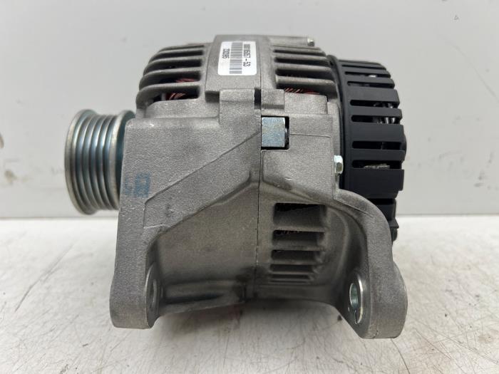 Usagé Dynamo Audi A4 (B5) 1.6 Prix € 50,00 Règlement à la marge proposé par Autohandel & Demontage Weteringbrug