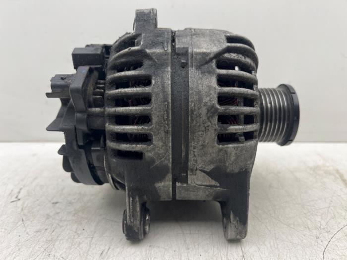 Usagé Dynamo Opel Movano (4A1; 4A2; 4B2; 4B3; 4C2; 4C3) 2.5 CDTI 16V DPF Prix € 30,00 Règlement à la marge proposé par Autohandel & Demontage Weteringbrug