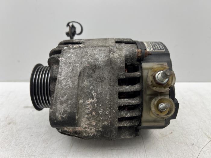 Begagnade Dynamo Peugeot 107 1.0 12V Pris € 25,00 Marginaltabell erbjuds av Autohandel & Demontage Weteringbrug