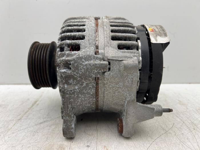 Gebrauchte Dynamo Volkswagen LT II 2.5 TDi Preis € 30,00 Margenregelung angeboten von Autohandel & Demontage Weteringbrug