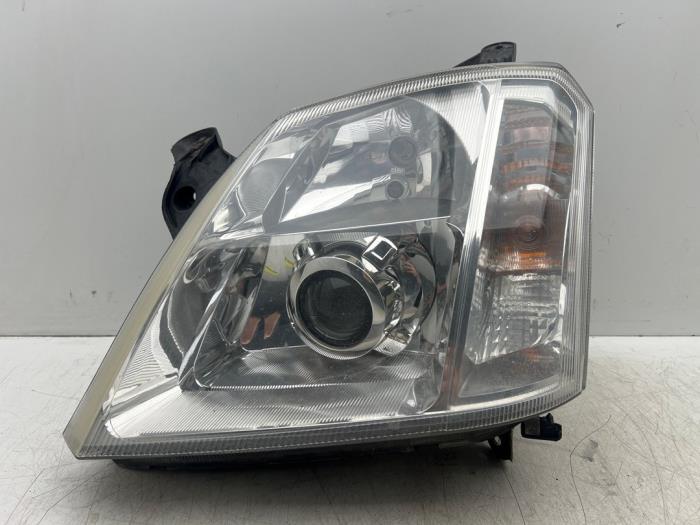Używane Reflektor lewy Opel Meriva (A) 1.6 16V Cena € 125,00 Procedura marży oferowane przez Autohandel & Demontage Weteringbrug