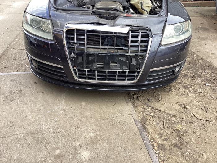 Usados Parachoques Audi A6 Avant (C6) 3.2 V6 24V FSI Precio € 150,00 Norma de margen ofrecido por Autohandel & Demontage Weteringbrug