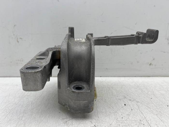 Used Engine mount Volkswagen Polo VI (AW1) 1.0 TSI 12V Price € 40,00 Margin scheme offered by Autohandel & Demontage Weteringbrug