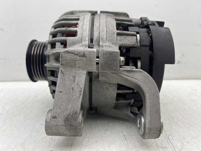 Begagnade Dynamo Opel Corsa C (F08/68) 1.2 16V Twin Port Pris € 50,00 Marginaltabell erbjuds av Autohandel & Demontage Weteringbrug