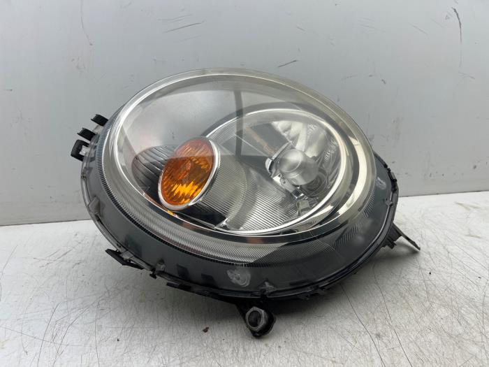 Gebrauchte Scheinwerfer links Mini Mini (R56) 1.6 16V Cooper Preis € 55,00 Margenregelung angeboten von Autohandel & Demontage Weteringbrug