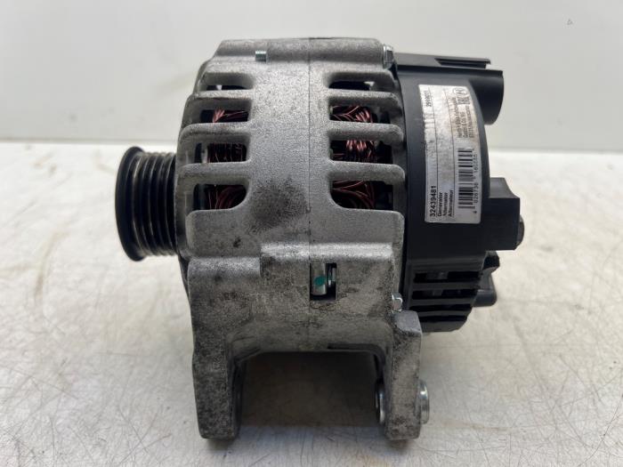 Used Dynamo Volkswagen Polo IV (9N1/2/3) 1.2 12V Price € 50,00 Margin scheme offered by Autohandel & Demontage Weteringbrug