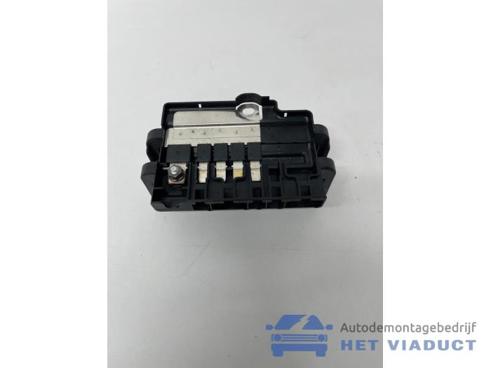 Begagnade Batterilock BMW 1 serie (E81) 118i 16V Pris € 25,00 Marginaltabell erbjuds av Het Viaduct