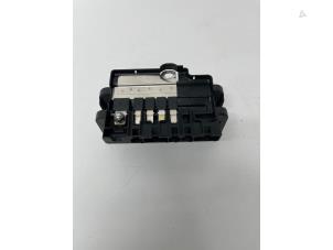 Used Battery cover BMW 1 serie (E81) 118i 16V Price € 25,00 Margin scheme offered by Het Viaduct