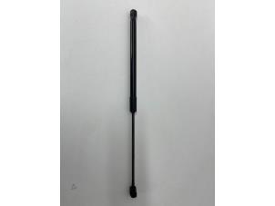 Used Rear gas strut, right Volkswagen Polo V (6R) 1.2 TSI 16V BlueMotion Technology Price € 20,00 Margin scheme offered by Het Viaduct