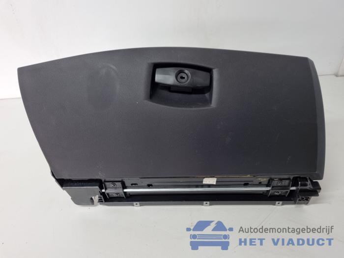 Gebrauchte Handschuhfach BMW 5 serie (E60) 530d 24V Preis € 40,00 Margenregelung angeboten von Het Viaduct