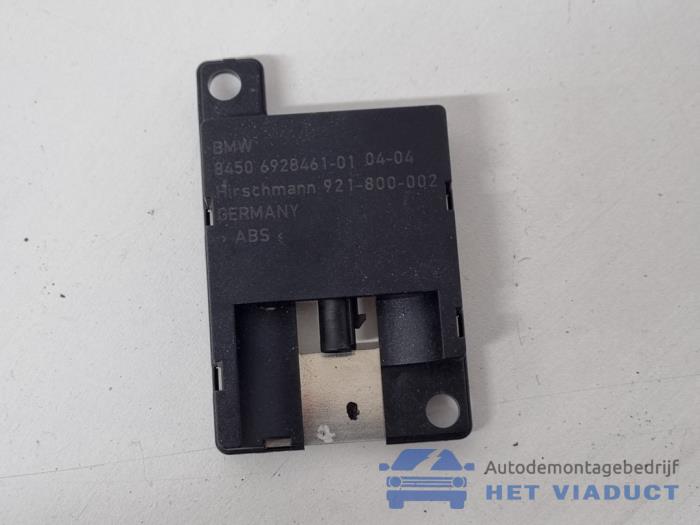 Begagnade Bluetooth-modul BMW 5 serie (E60) 530d 24V Pris € 20,00 Marginaltabell erbjuds av Het Viaduct
