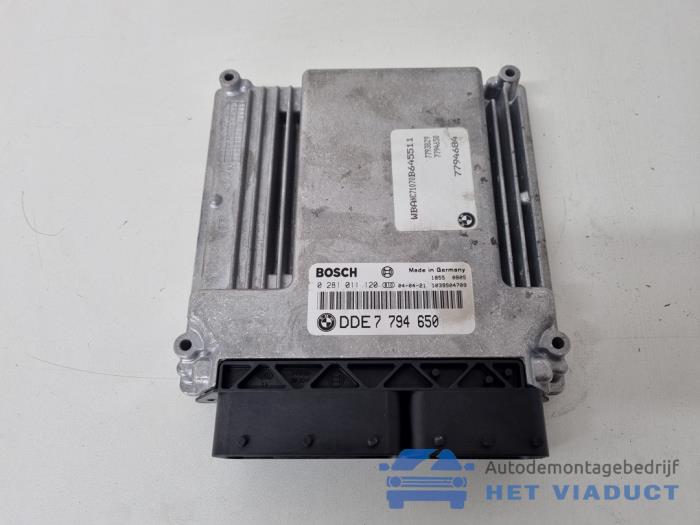 Used Engine management computer BMW 5 serie (E60) 530d 24V Price € 100,00 Margin scheme offered by Het Viaduct