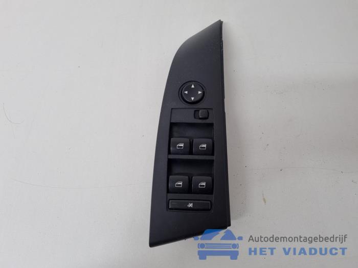 Usados Interruptor combinado de ventanillas BMW 5 serie (E60) 530d 24V Precio € 25,00 Norma de margen ofrecido por Het Viaduct